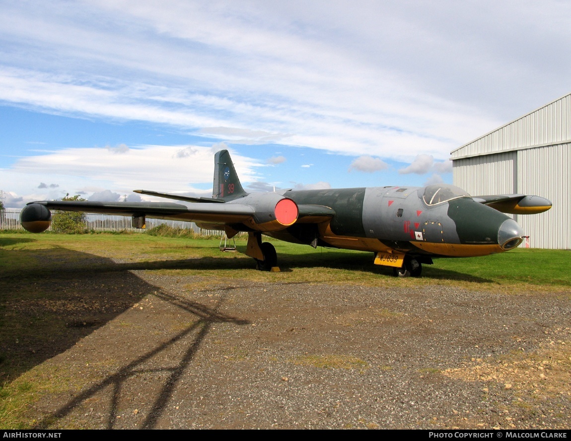 Aircraft Photo of WJ639 | English Electric Canberra TT18 | UK - Air Force | AirHistory.net #102421