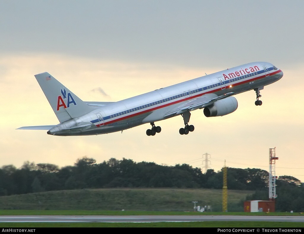Aircraft Photo of N692AA | Boeing 757-223 | American Airlines | AirHistory.net #102504