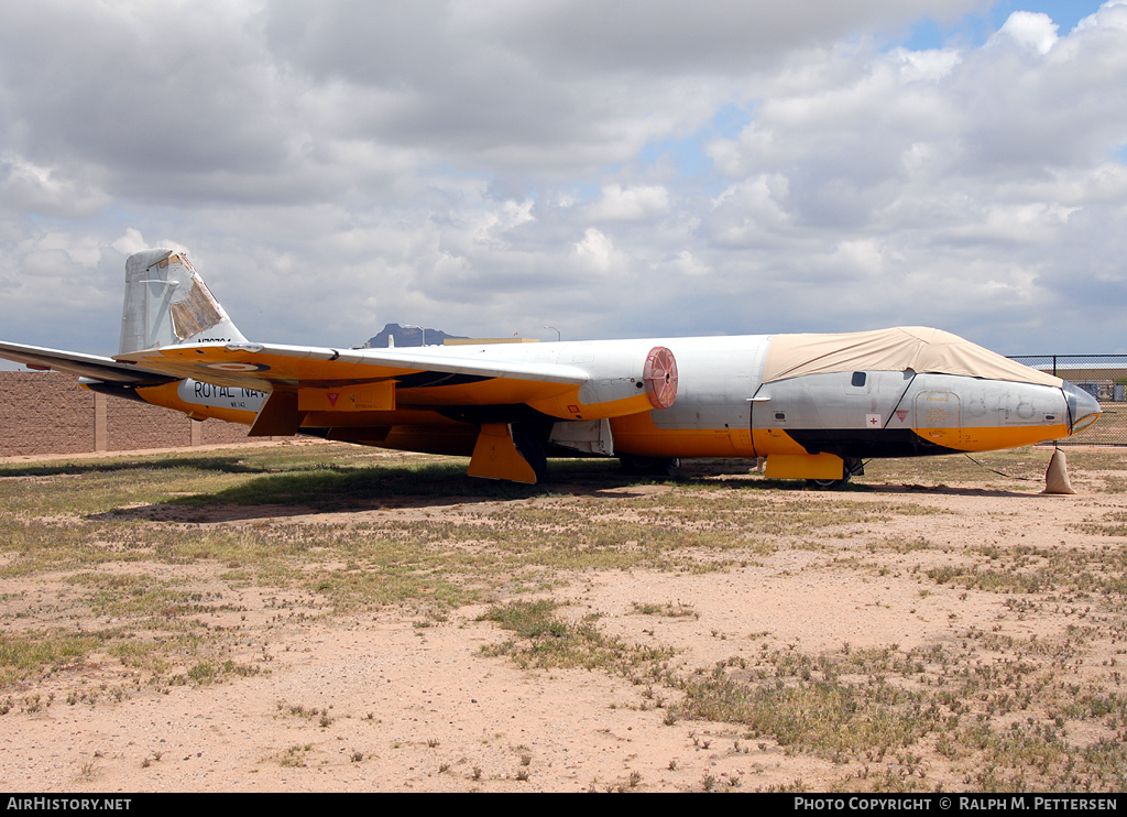 Aircraft Photo of N76764 / WK142 | English Electric Canberra TT18 | UK - Navy | AirHistory.net #102564