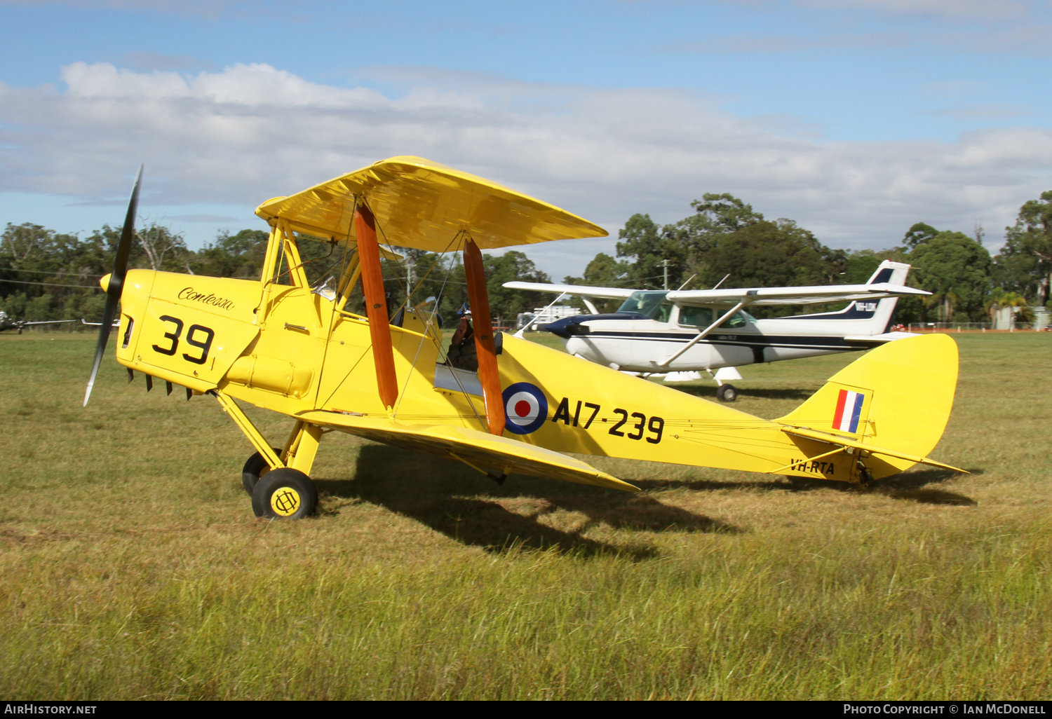Aircraft Photo of VH-RTA / A17-239 | De Havilland D.H. 82A Tiger Moth | Australia - Air Force | AirHistory.net #102679
