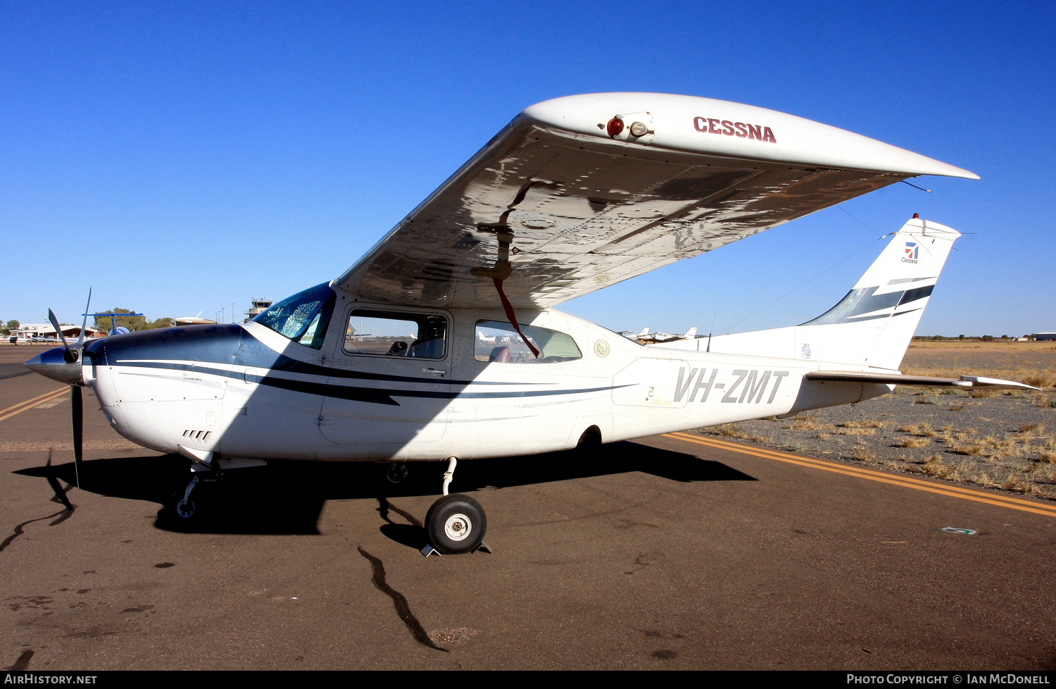 Aircraft Photo of VH-ZMT | Cessna 210L Centurion | AirHistory.net #102708