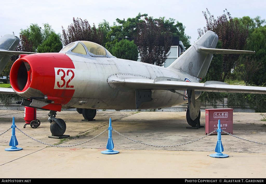 Aircraft Photo of 32 | Mikoyan-Gurevich MiG-15bis | North Korea - Air Force | AirHistory.net #102779