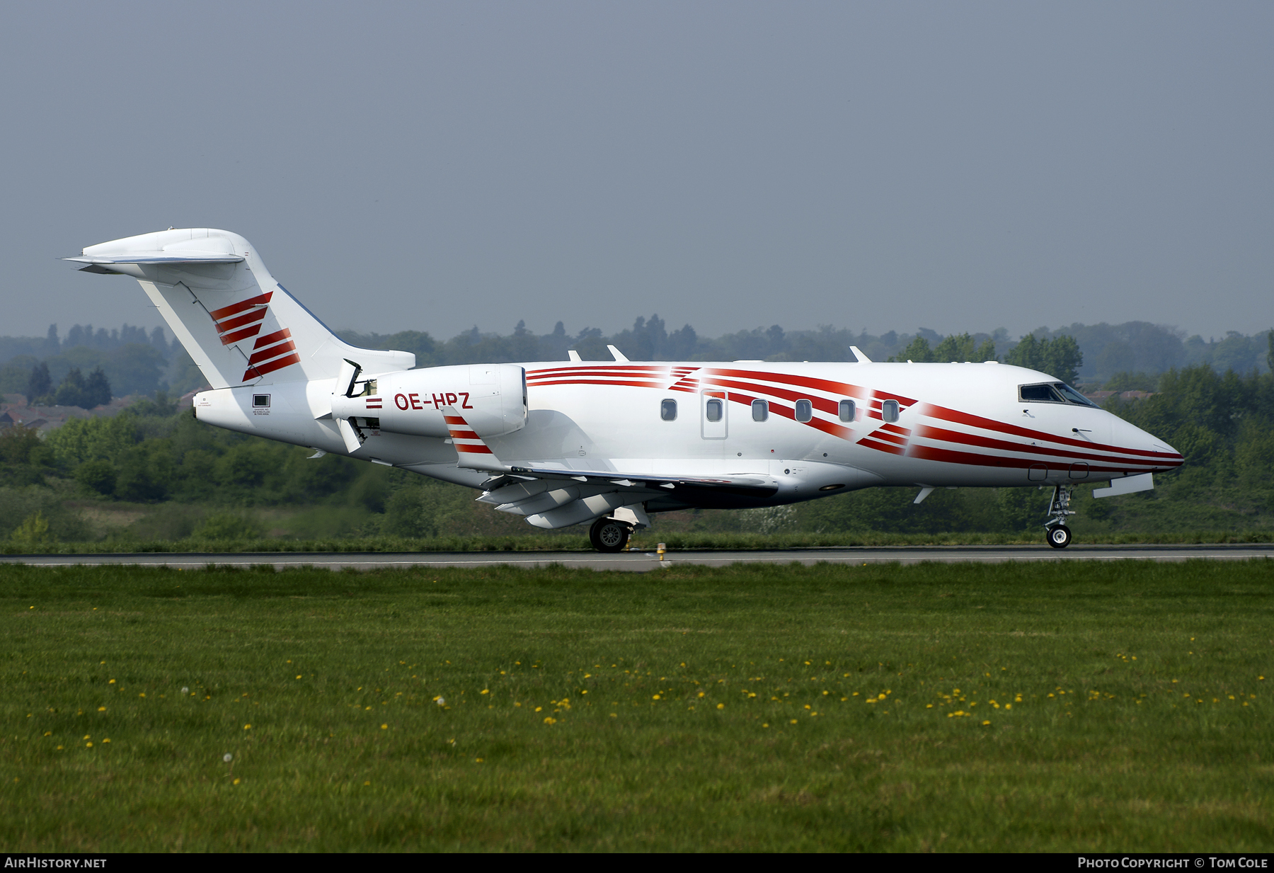 Aircraft Photo of OE-HPZ | Bombardier Challenger 300 (BD-100-1A10) | AirHistory.net #102965