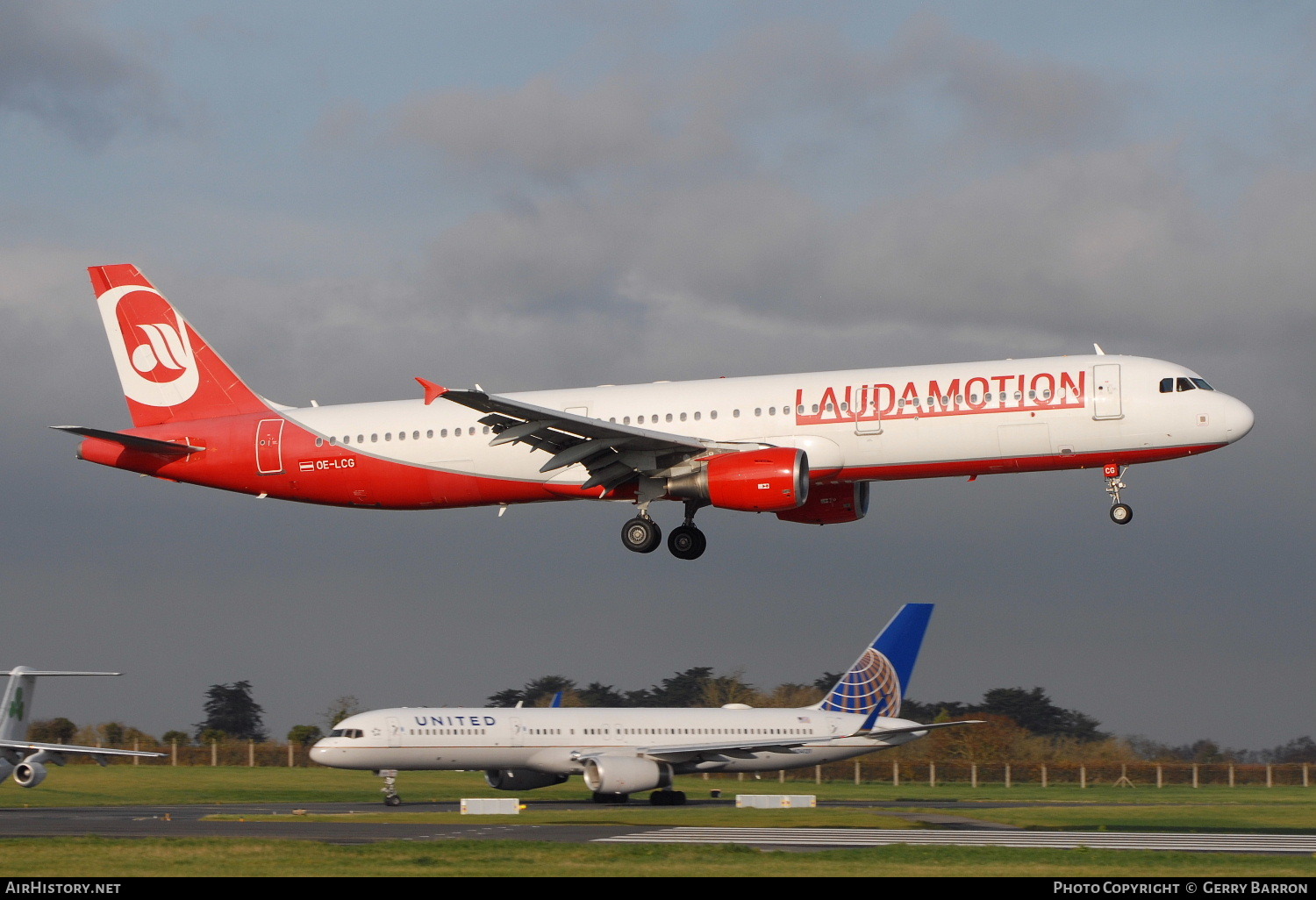 Aircraft Photo of OE-LCG | Airbus A321-211 | Laudamotion | AirHistory.net #102993