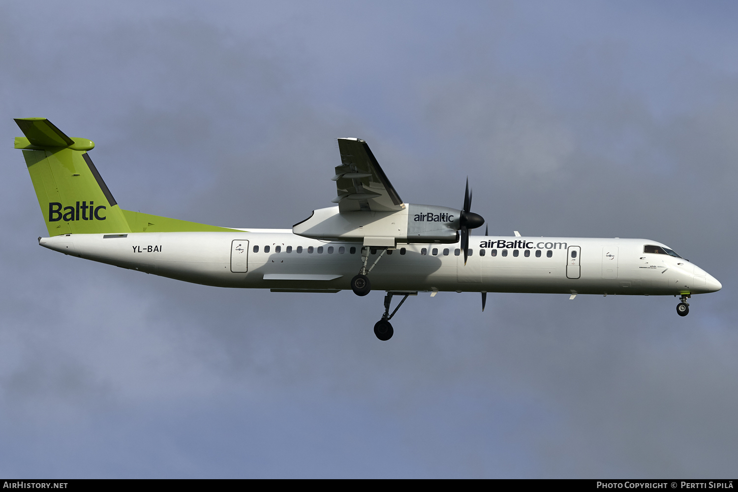 Aircraft Photo of YL-BAI | Bombardier DHC-8-402 Dash 8 | AirBaltic | AirHistory.net #103181