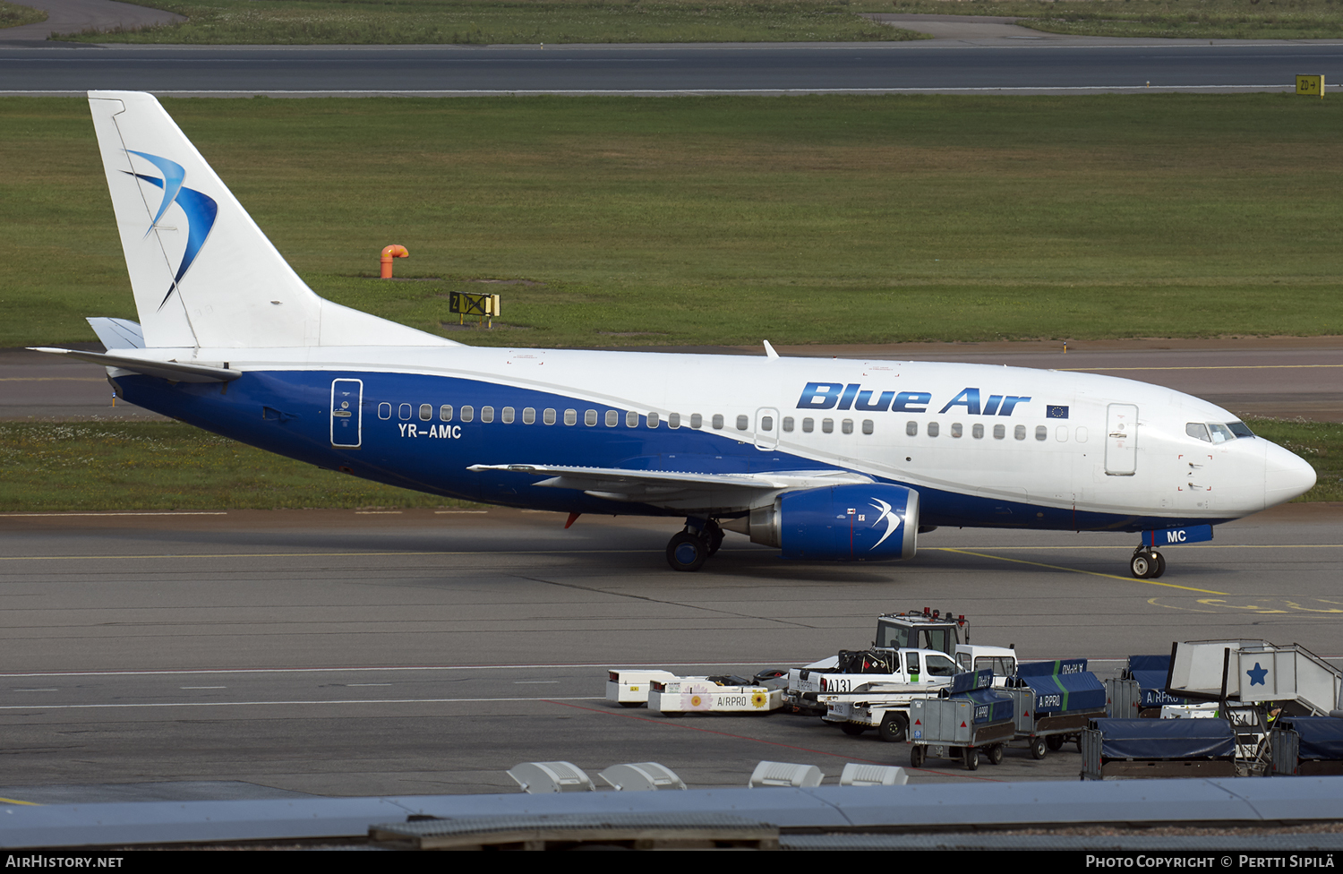Aircraft Photo of YR-AMC | Boeing 737-530 | Blue Air | AirHistory.net #103263