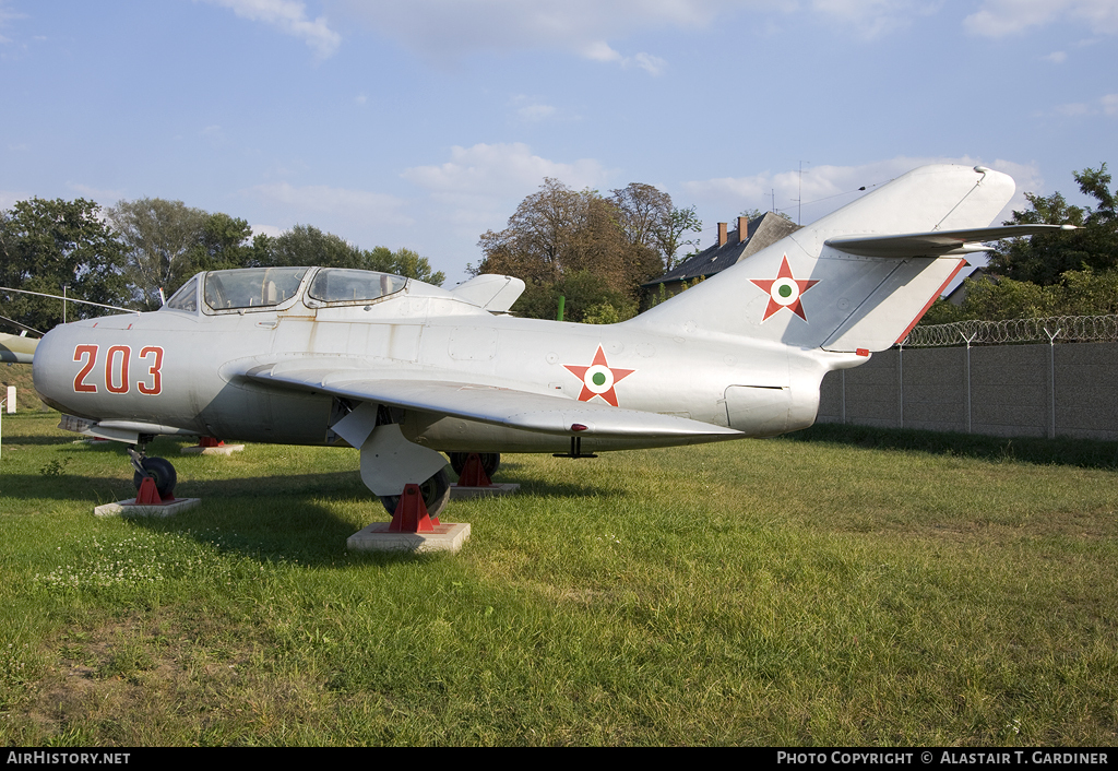 Aircraft Photo of 203 | Mikoyan-Gurevich MiG-15UTI | Hungary - Air Force | AirHistory.net #103290