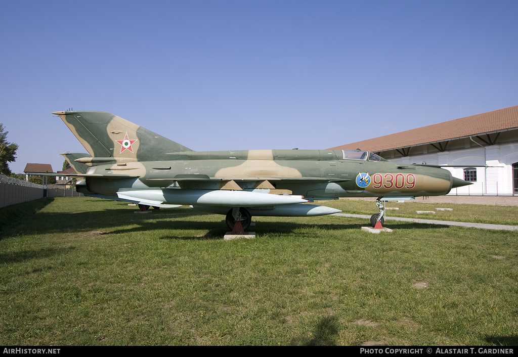 Aircraft Photo of 9309 | Mikoyan-Gurevich MiG-21MF | Hungary - Air Force | AirHistory.net #103316