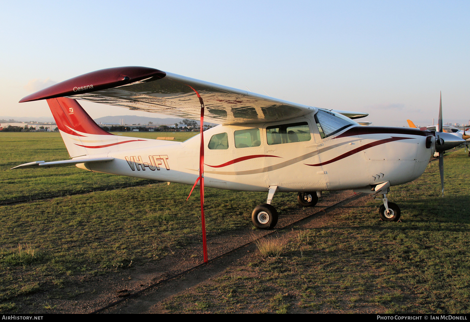 Aircraft Photo of VH-JFT | Cessna 210J Centurion | AirHistory.net #103376