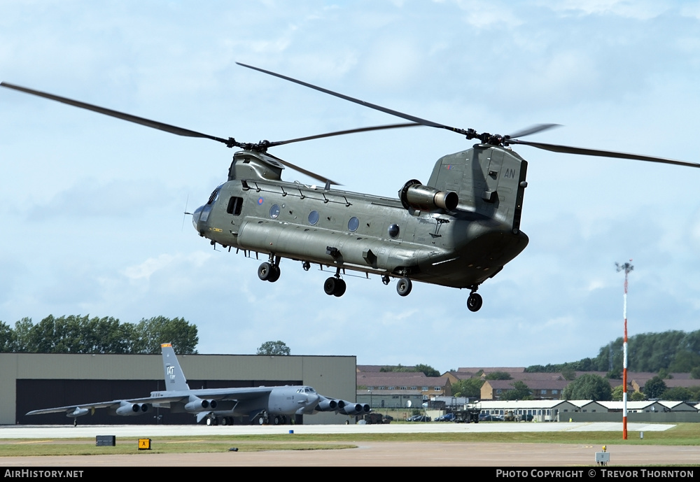 Aircraft Photo of ZA705 | Boeing Chinook HC2 (352) | UK - Air Force | AirHistory.net #103557