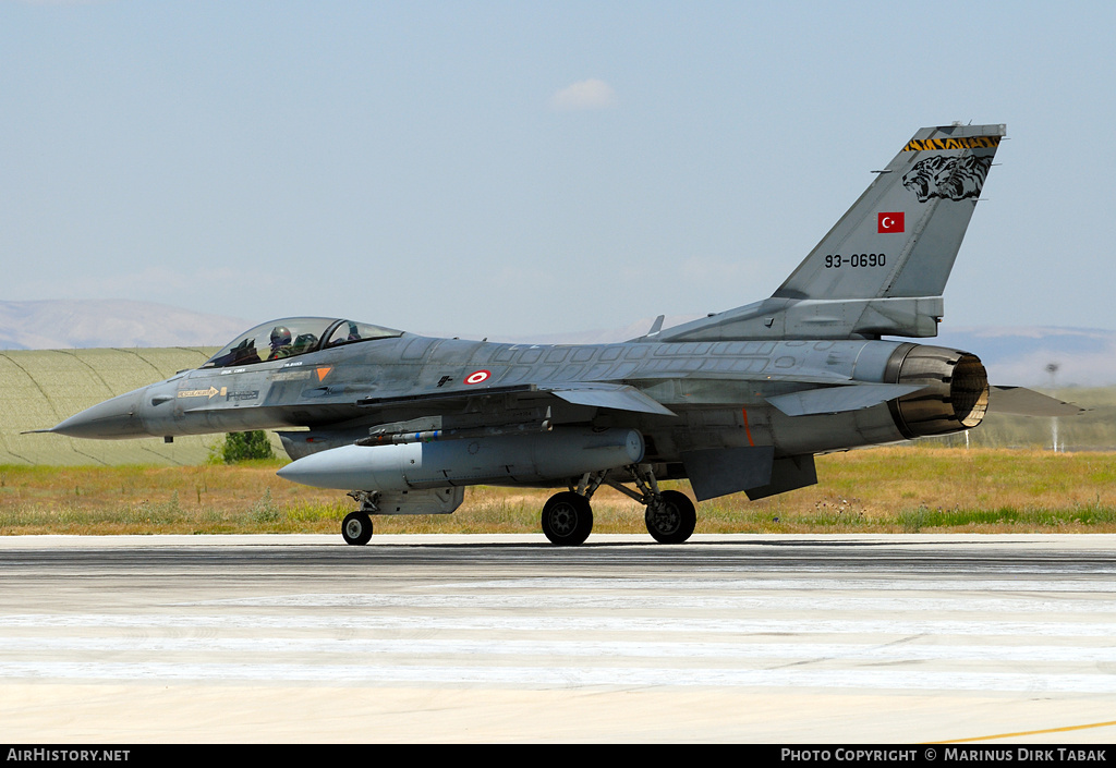 Aircraft Photo of 93-0690 | Lockheed Martin F-16CJ Fighting Falcon | Turkey - Air Force | AirHistory.net #103573