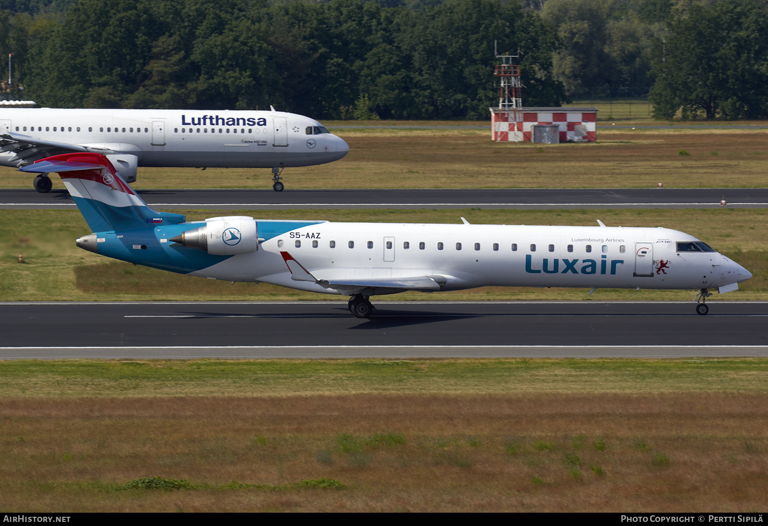 Aircraft Photo of S5-AAZ | Bombardier CRJ-701ER (CL-600-2C10) | Luxair | AirHistory.net #103662