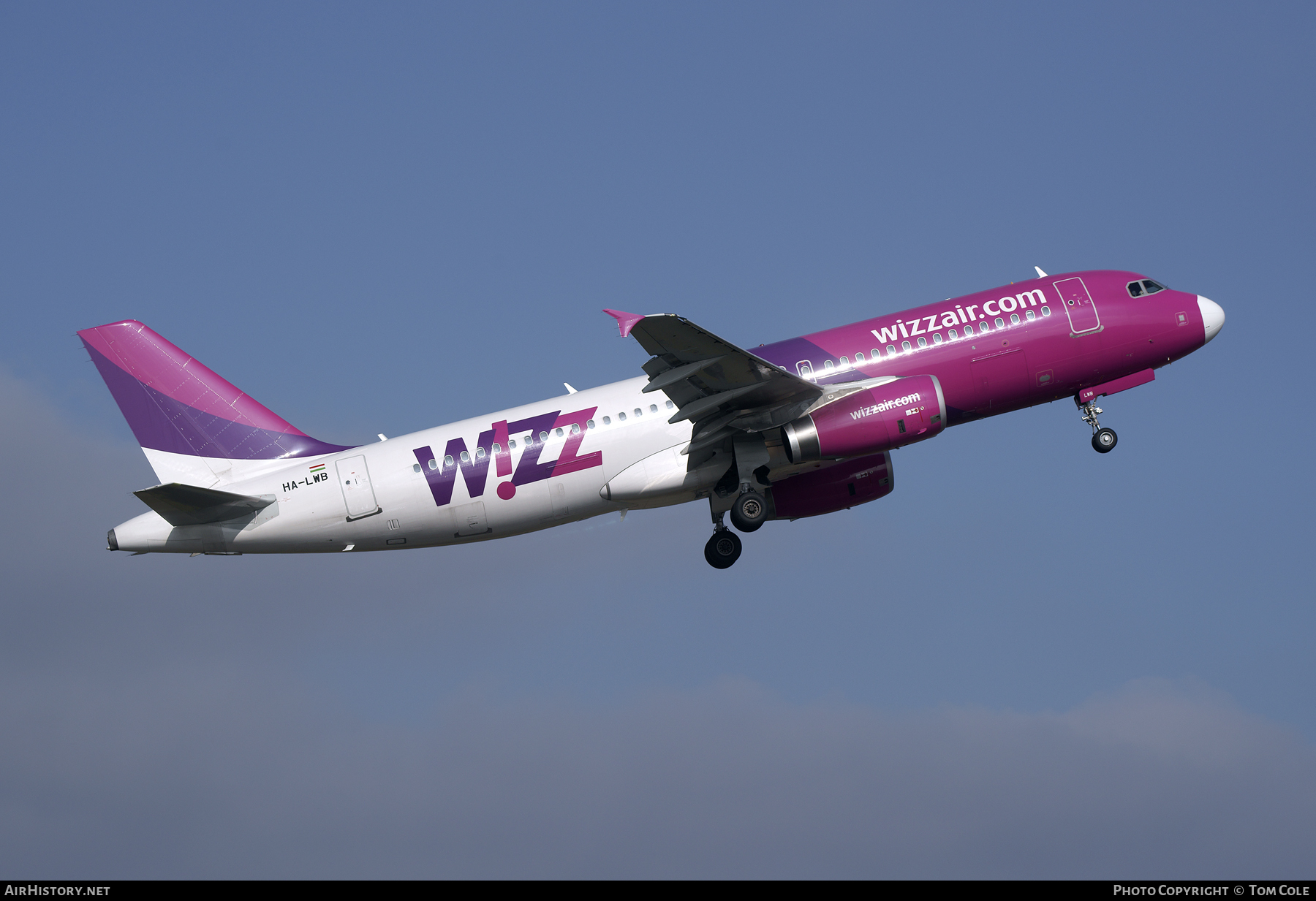 Aircraft Photo of HA-LWB | Airbus A320-232 | Wizz Air | AirHistory.net #103986