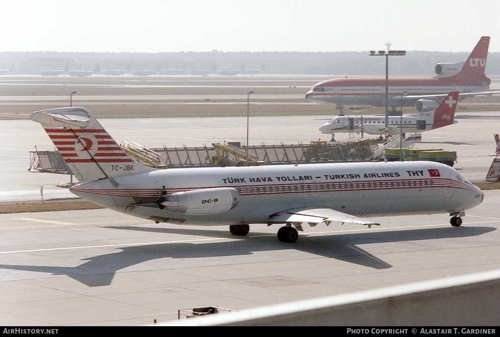 Aircraft Photo of TC-JBK | McDonnell Douglas DC-9-32 | THY Türk Hava Yolları - Turkish Airlines | AirHistory.net #104139