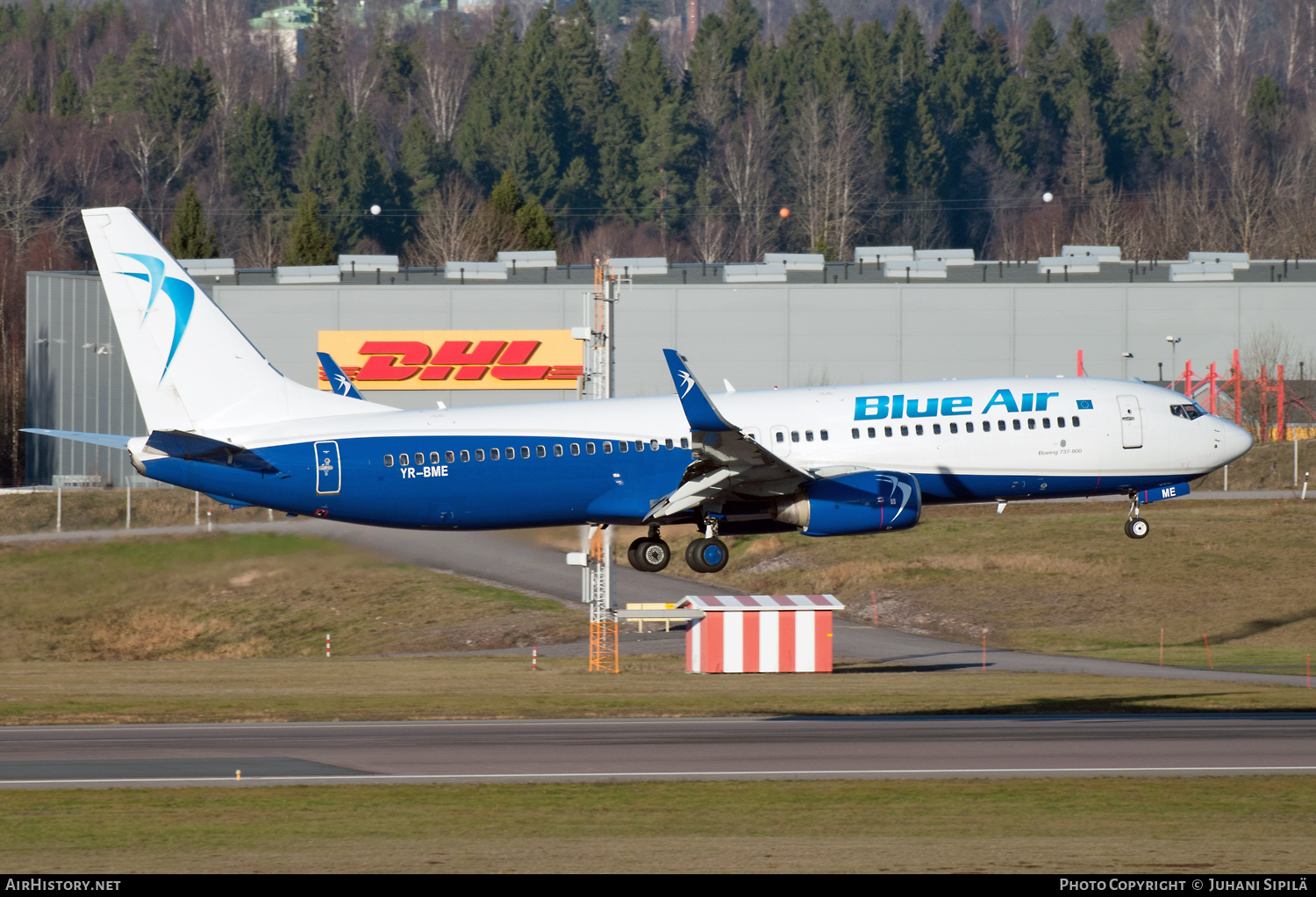 Aircraft Photo of YR-BME | Boeing 737-86N | Blue Air | AirHistory.net #104172