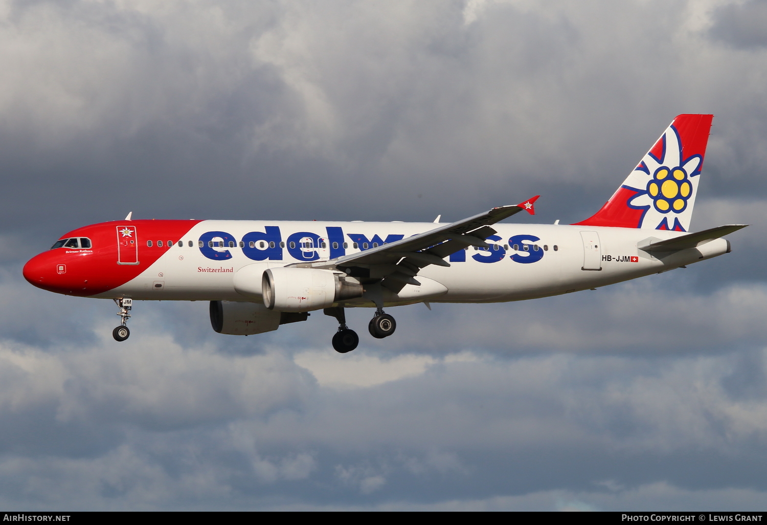 Aircraft Photo of HB-JJM | Airbus A320-214 | Edelweiss Air | AirHistory.net #104181