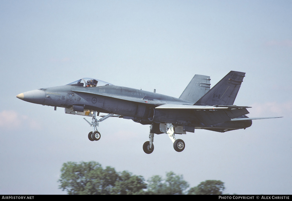 Aircraft Photo of 188742 | McDonnell Douglas CF-188 Hornet | Canada - Air Force | AirHistory.net #104287