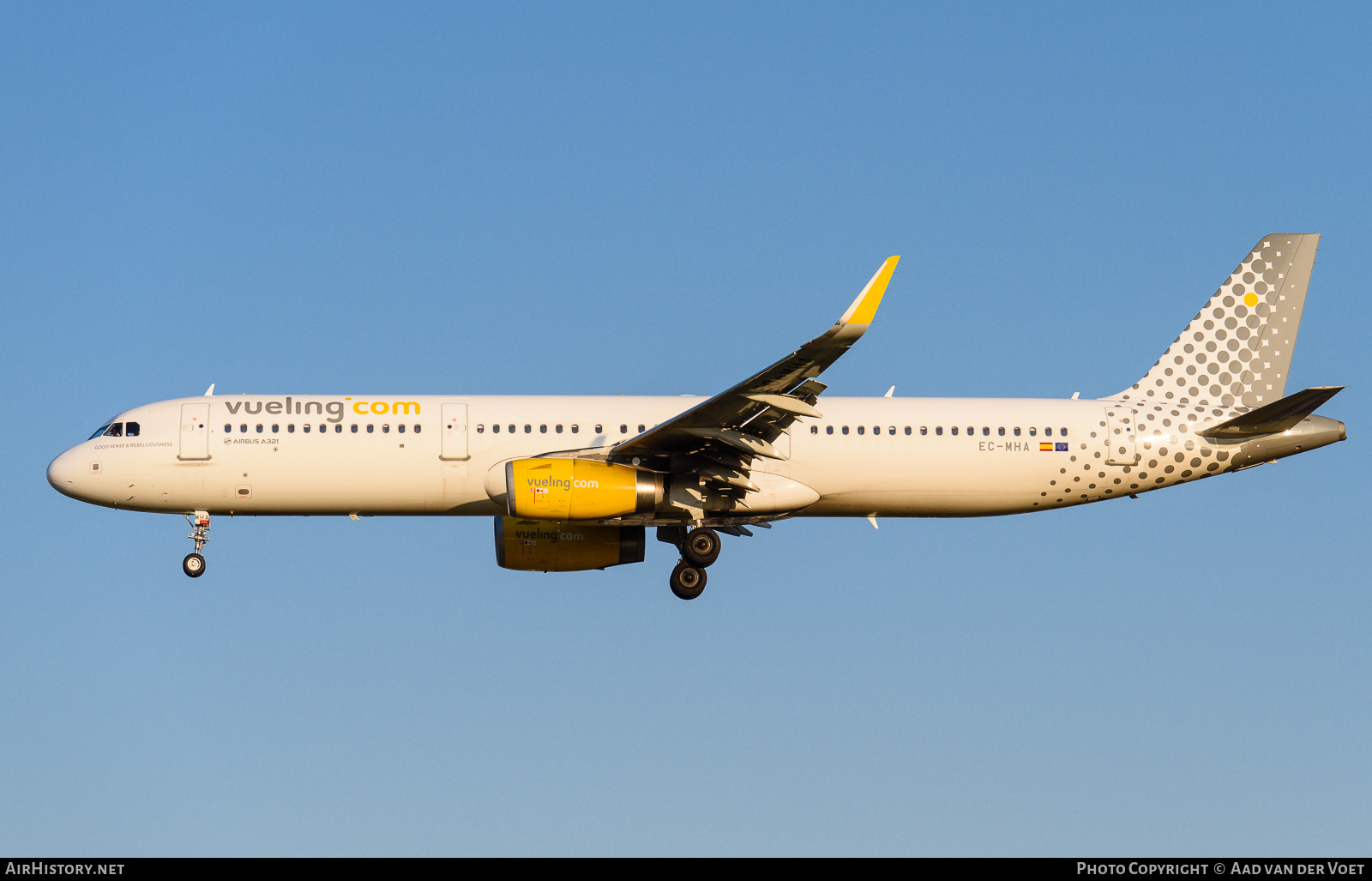 Aircraft Photo of EC-MHA | Airbus A321-231 | Vueling Airlines | AirHistory.net #104293