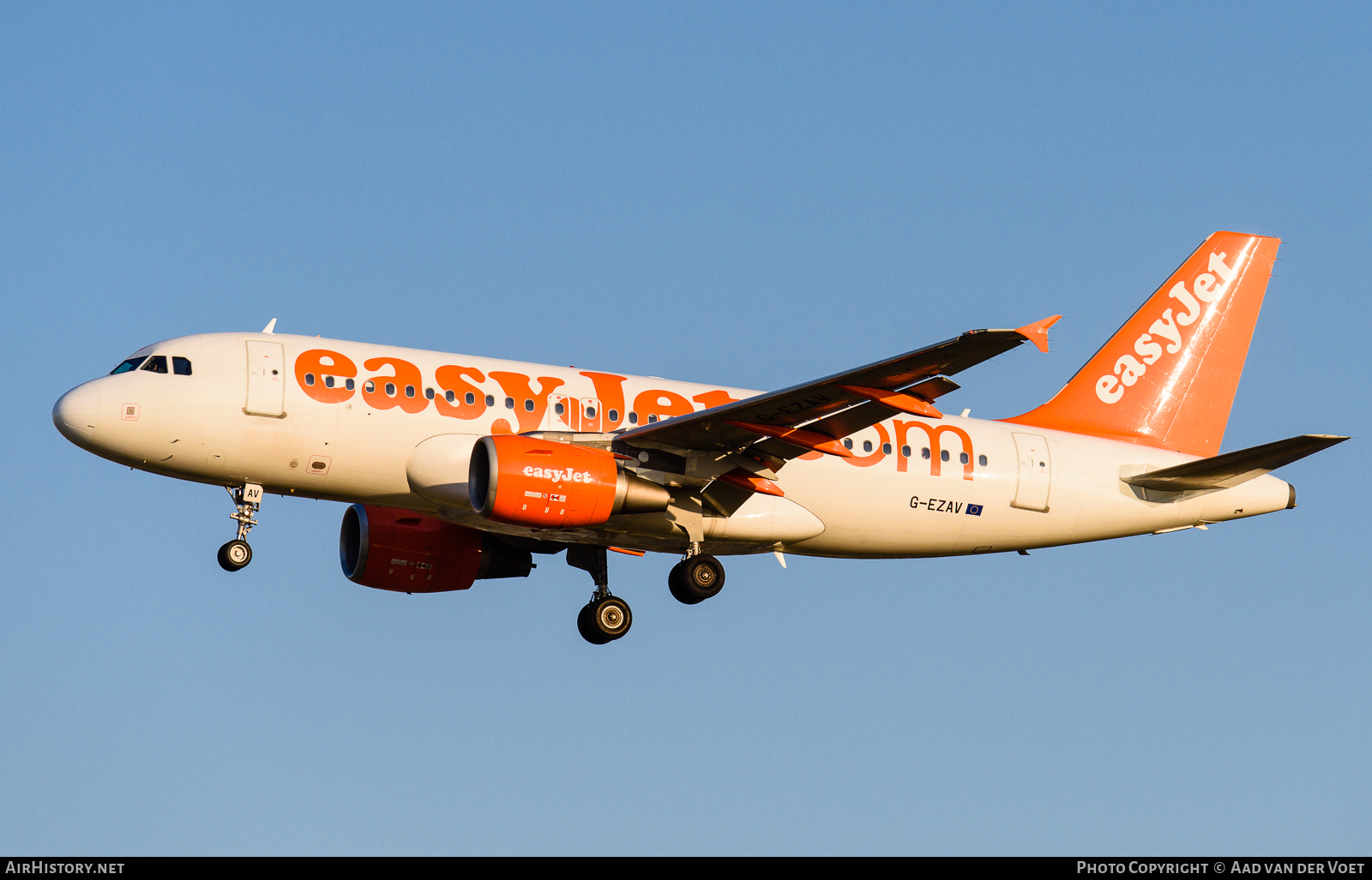 Aircraft Photo of G-EZAV | Airbus A319-111 | EasyJet | AirHistory.net #104299