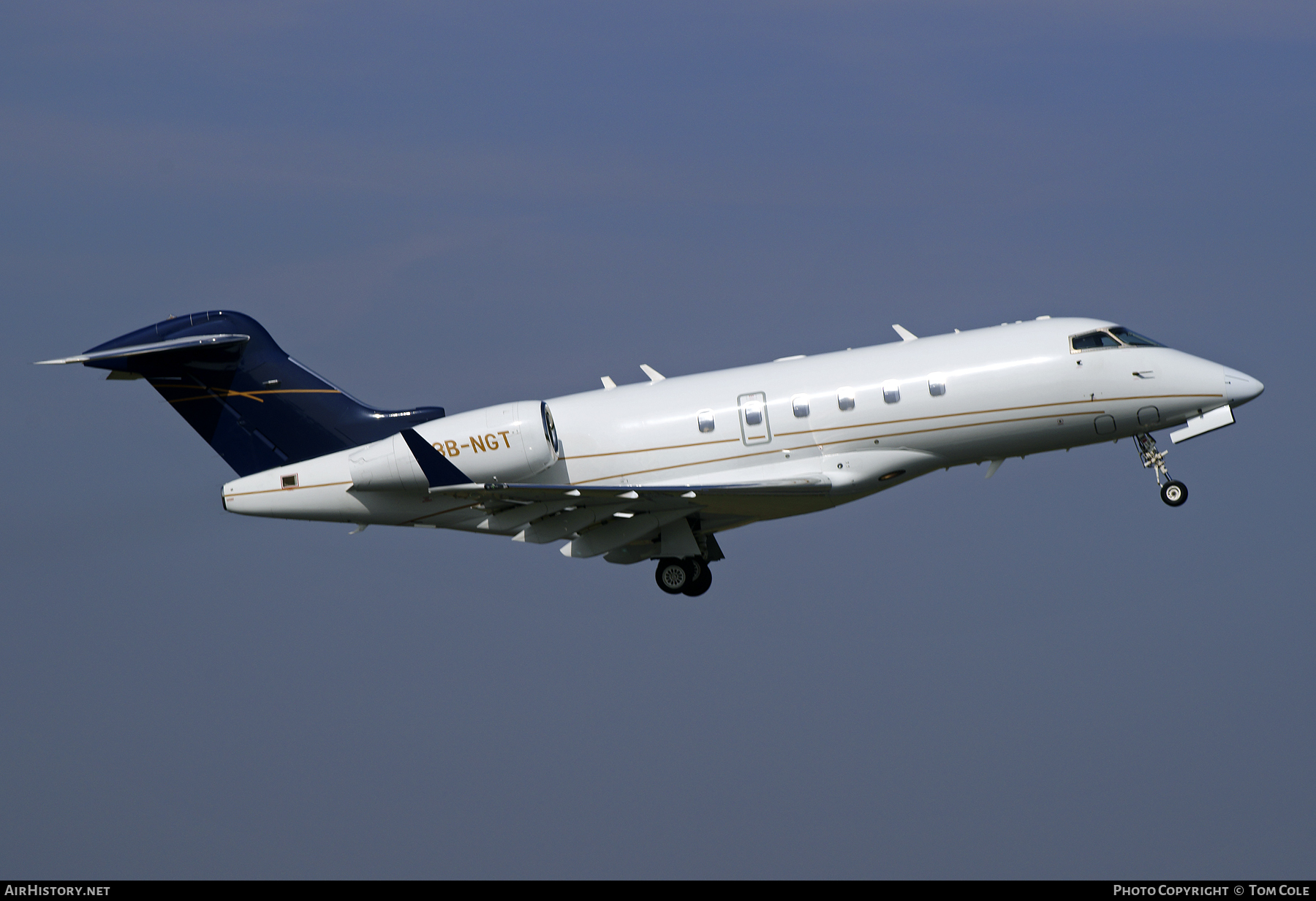 Aircraft Photo of 3B-NGT | Bombardier Challenger 300 (BD-100-1A10) | AirHistory.net #104335