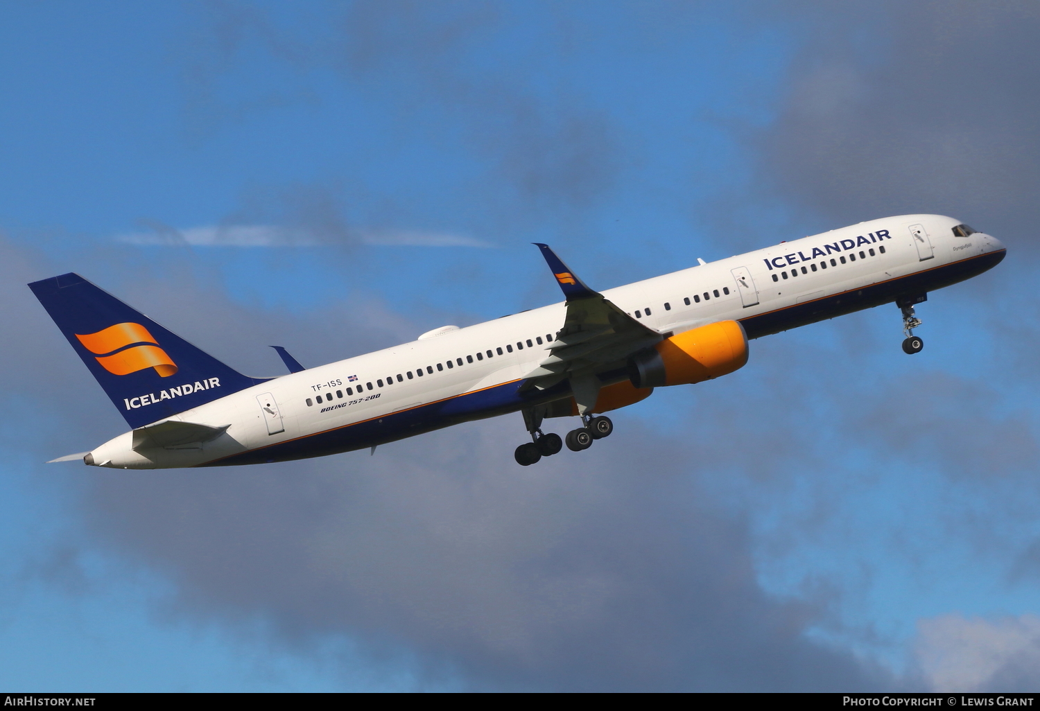 Aircraft Photo of TF-ISS | Boeing 757-223 | Icelandair | AirHistory.net #104388