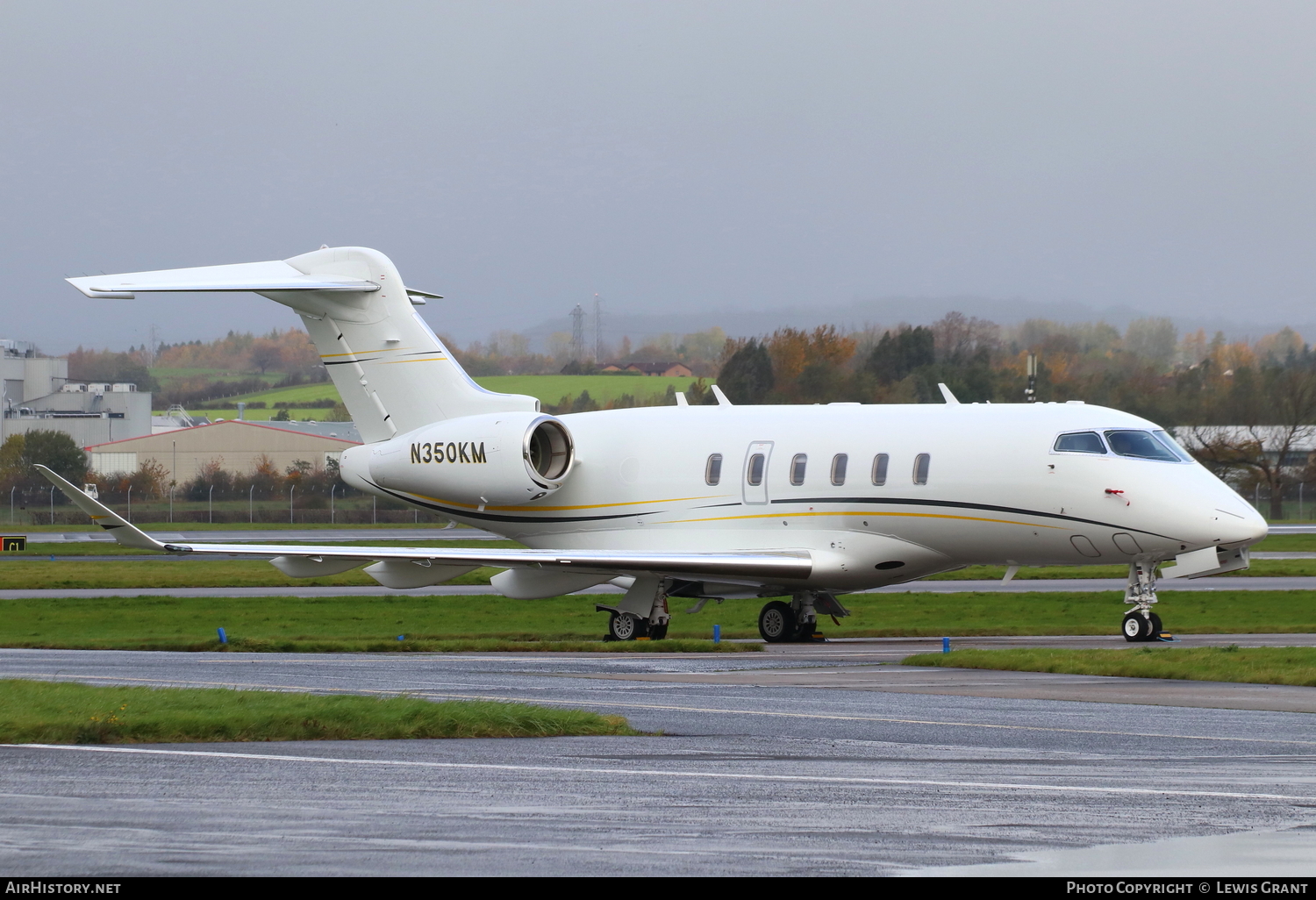 Aircraft Photo of N350KM | Bombardier Challenger 350 (BD-100-1A10) | AirHistory.net #104398