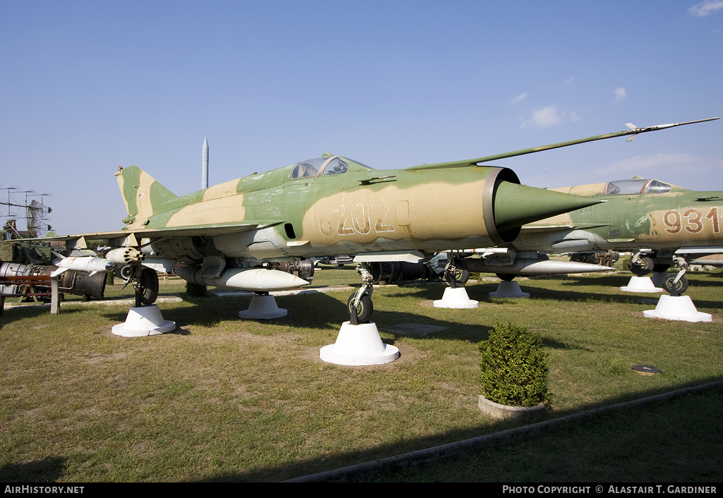 Aircraft Photo of 8202 | Mikoyan-Gurevich MiG-21MF | Hungary - Air Force | AirHistory.net #104439