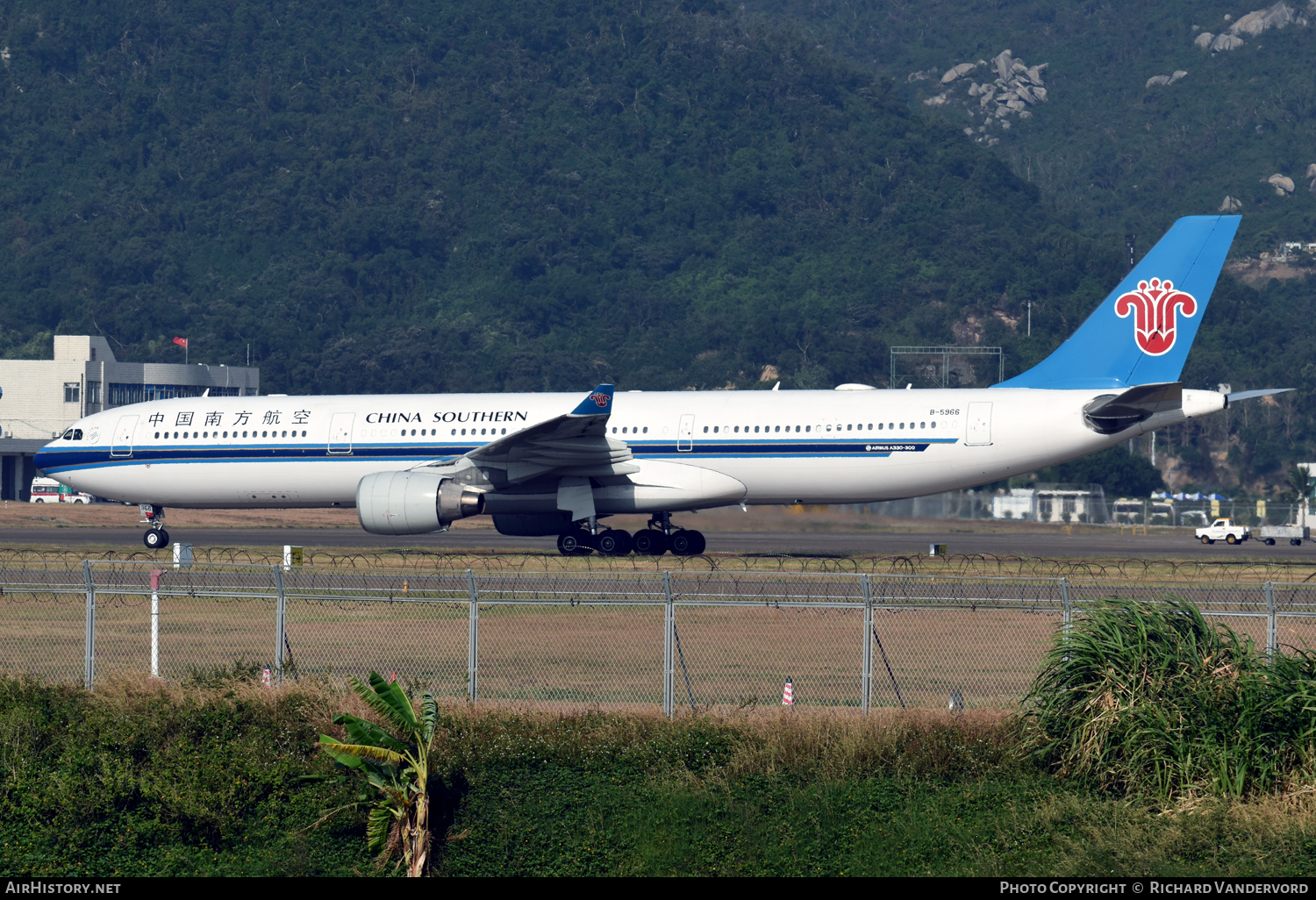 Aircraft Photo of B-5966 | Airbus A330-323 | China Southern Airlines | AirHistory.net #104461