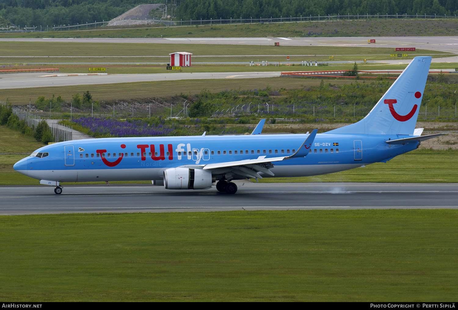 Aircraft Photo of SE-DZV | Boeing 737-804 | TUIfly Nordic | AirHistory.net #104521