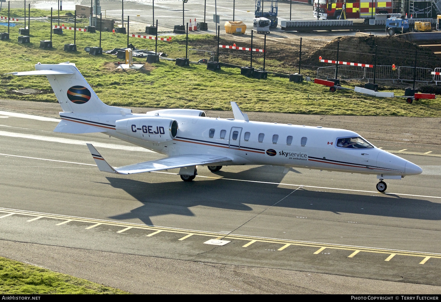 Aircraft Photo of C-GEJD | Learjet 45 | Skyservice Air Ambulance | AirHistory.net #104571