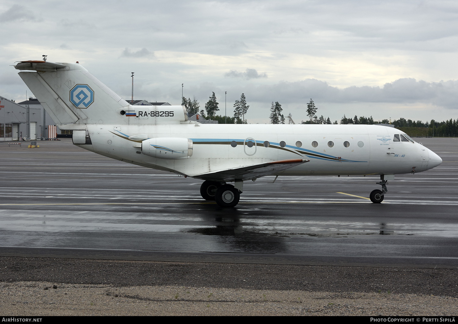 Aircraft Photo of RA-88295 | Yakovlev Yak-40 | Yak Service | AirHistory.net #104595