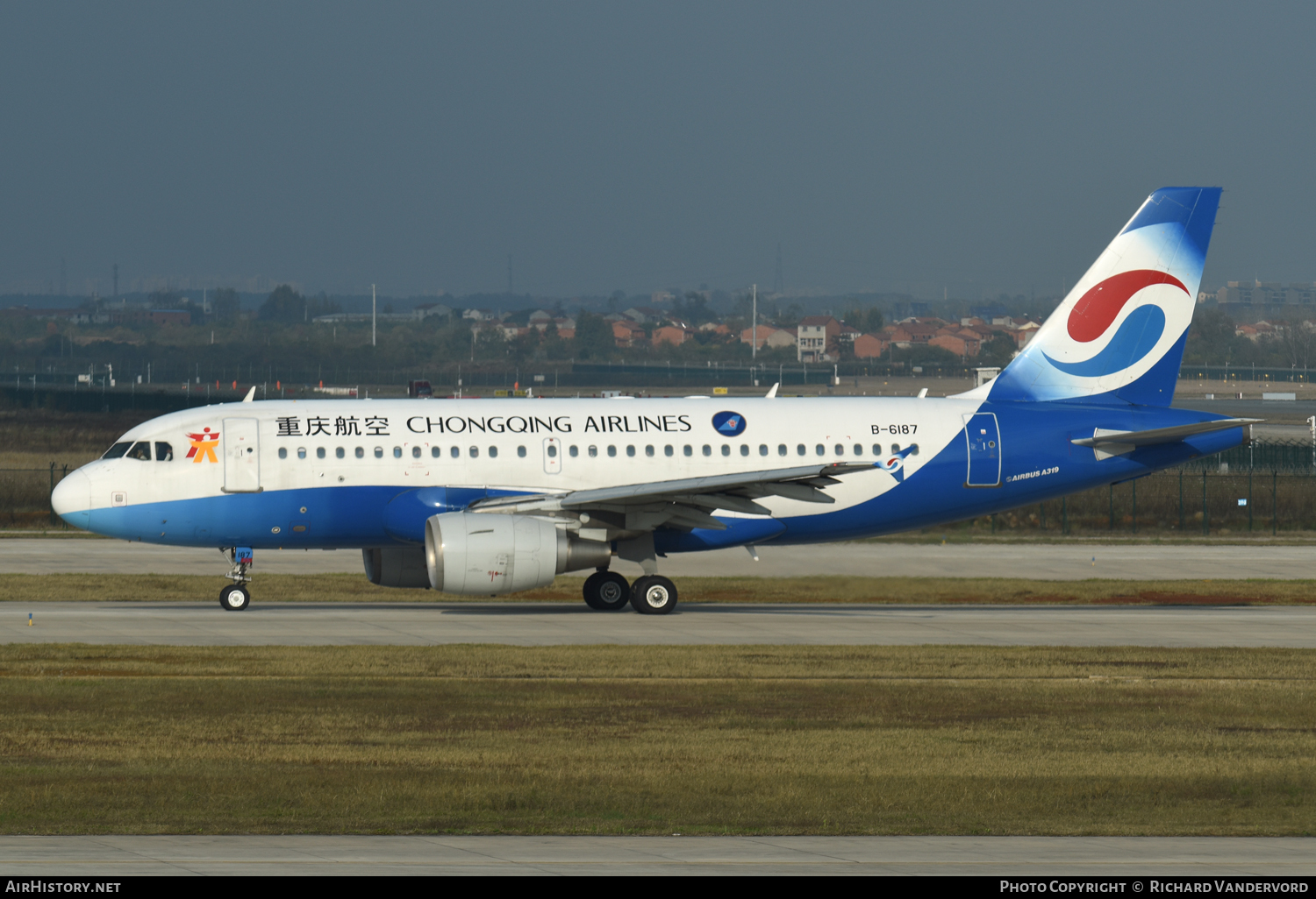 Aircraft Photo of B-6187 | Airbus A319-132 | Chongqing Airlines | AirHistory.net #104678