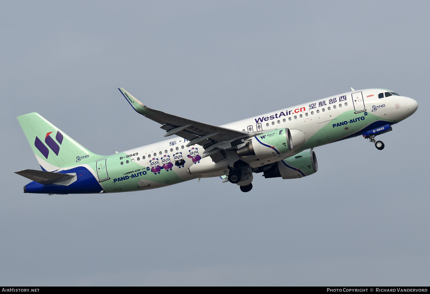 Aircraft Photo of B-9949 | Airbus A320-214 | West Air | AirHistory.net #104689