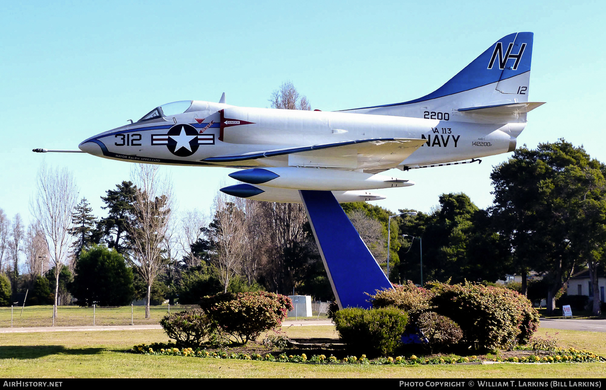 Aircraft Photo of 142200 / 2200 | Douglas A-4A Skyhawk (A4D-1) | USA - Navy | AirHistory.net #104713