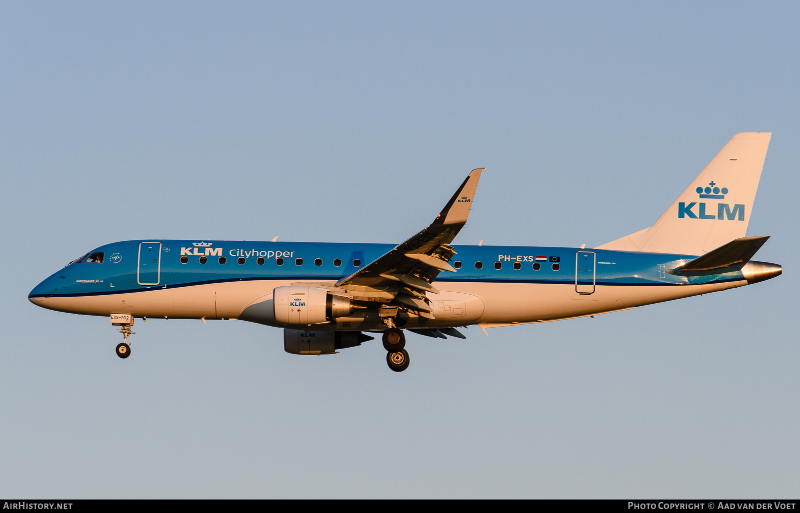 Aircraft Photo of PH-EXS | Embraer 175STD (ERJ-170-200STD) | KLM Cityhopper | AirHistory.net #104723