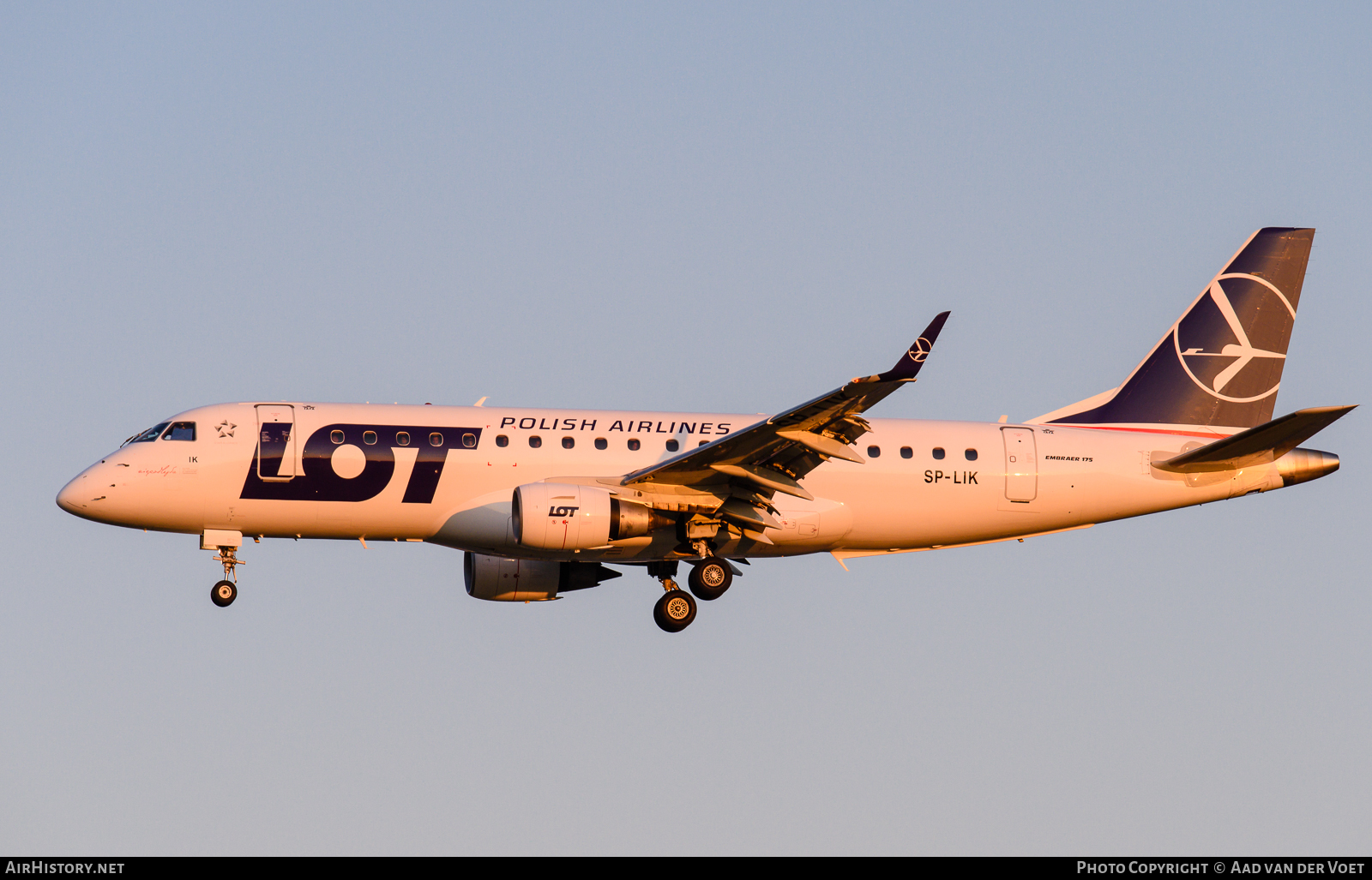 Aircraft Photo of SP-LIK | Embraer 175LR (ERJ-170-200LR) | LOT Polish Airlines - Polskie Linie Lotnicze | AirHistory.net #104758