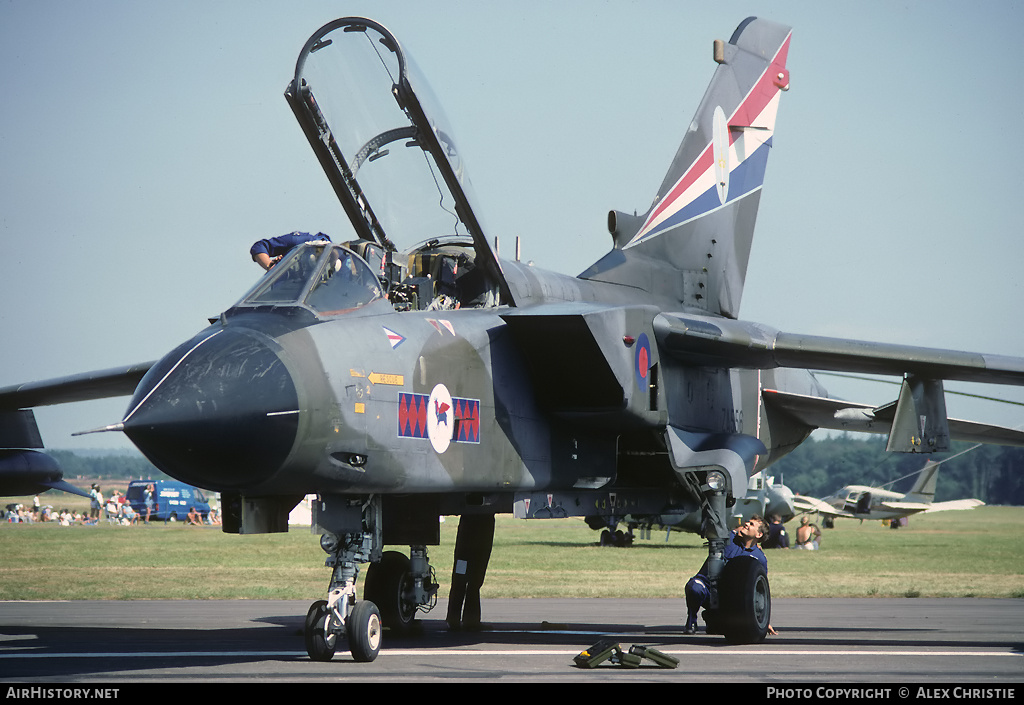Aircraft Photo of ZA556 | Panavia Tornado GR1 | UK - Air Force | AirHistory.net #105127