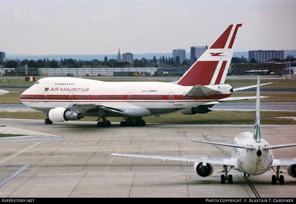 Aircraft Photo of 3B-NAQ | Boeing 747SP-27 | Air Mauritius | AirHistory.net #105153