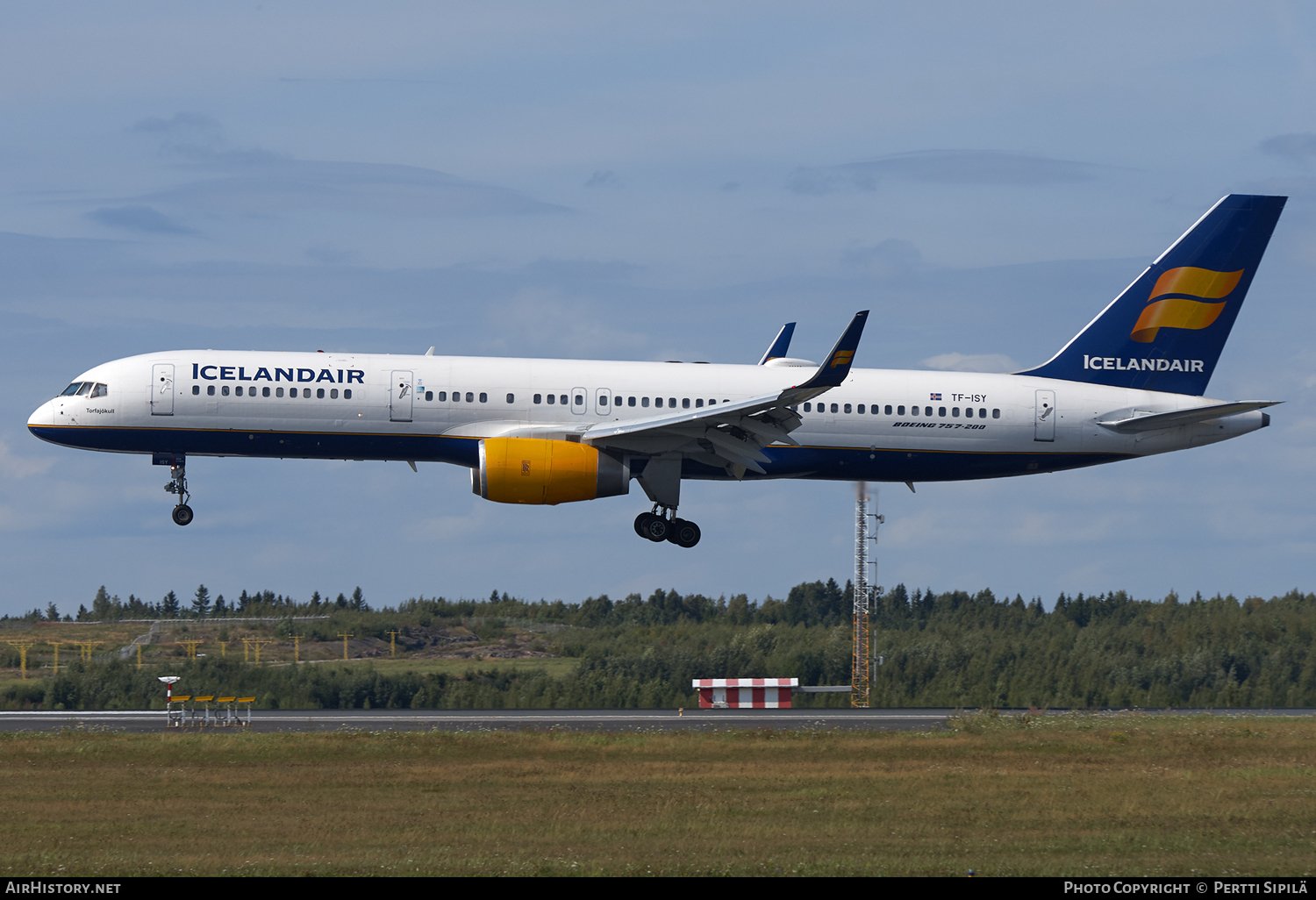 Aircraft Photo of TF-ISY | Boeing 757-223 | Icelandair | AirHistory.net #105372