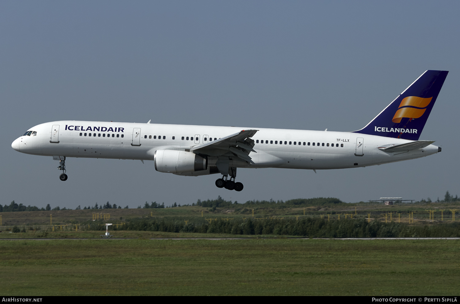 Aircraft Photo of TF-LLX | Boeing 757-256 | Icelandair | AirHistory.net #105386