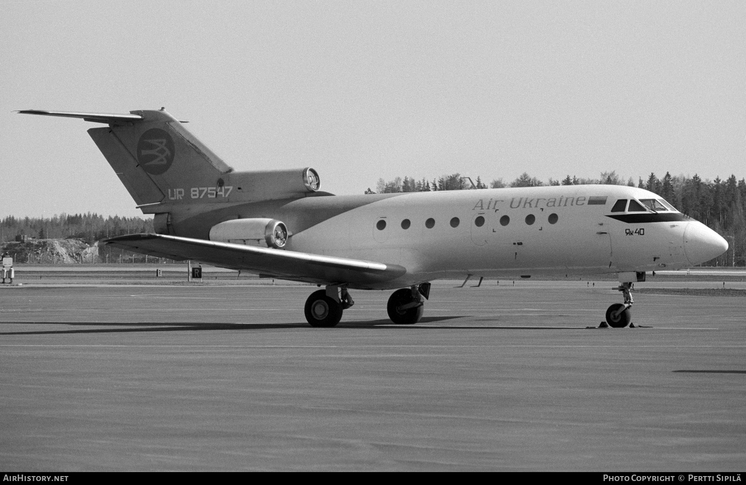 Aircraft Photo of UR-87547 | Yakovlev Yak-40 | Air Ukraine | AirHistory.net #105415