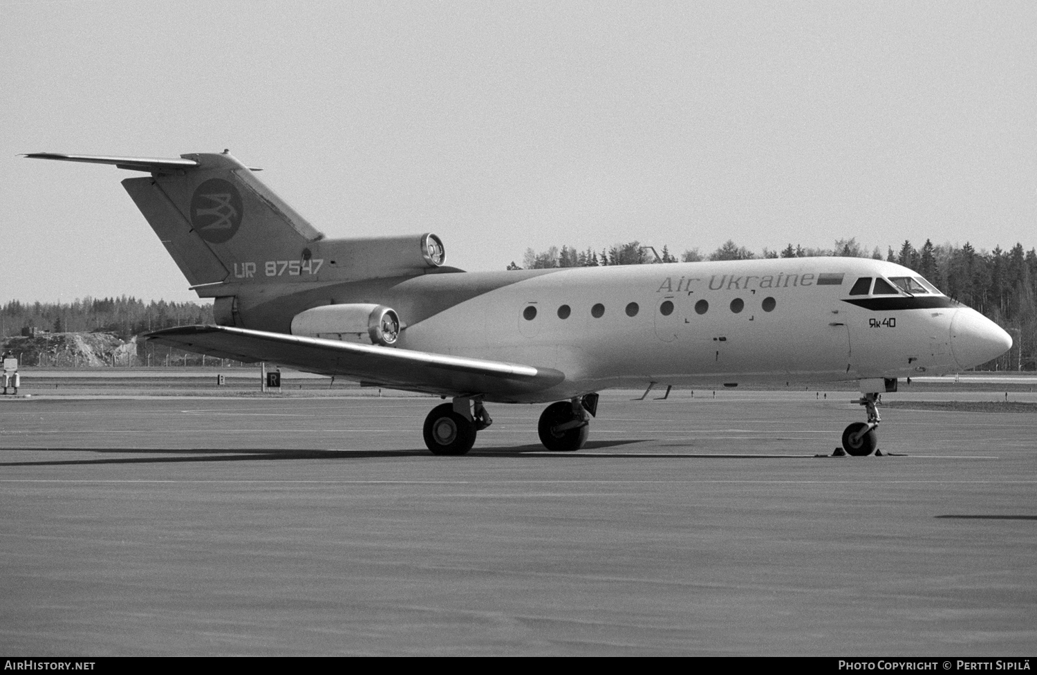 Aircraft Photo of UR-87547 | Yakovlev Yak-40 | Air Ukraine | AirHistory.net #105415