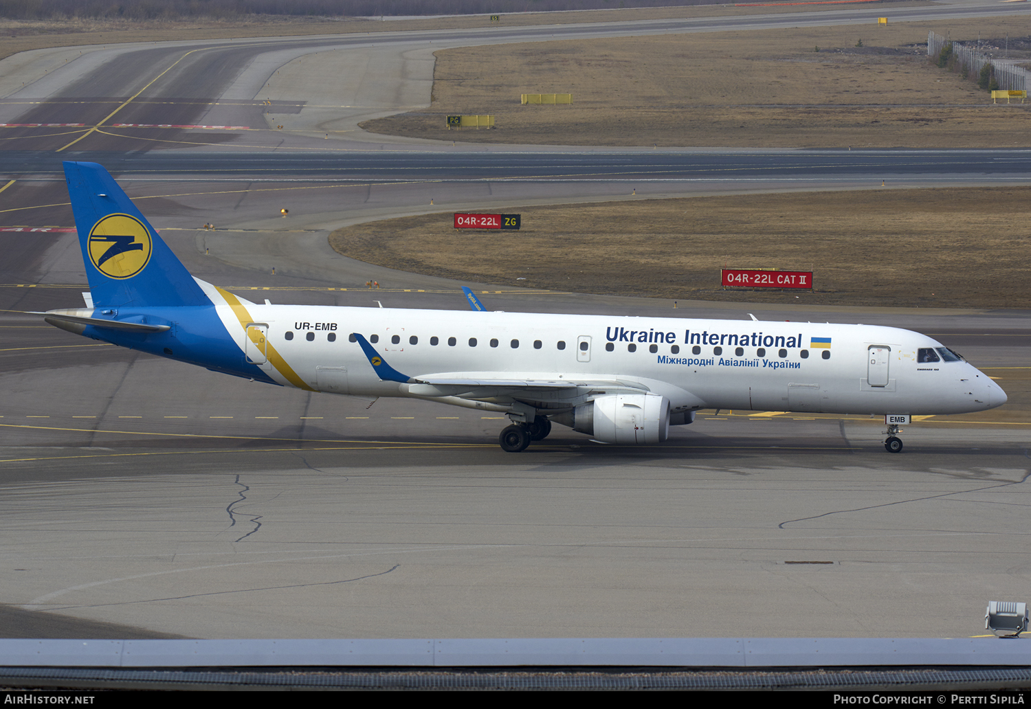 Aircraft Photo of UR-EMB | Embraer 190STD (ERJ-190-100STD) | Ukraine International Airlines | AirHistory.net #105435