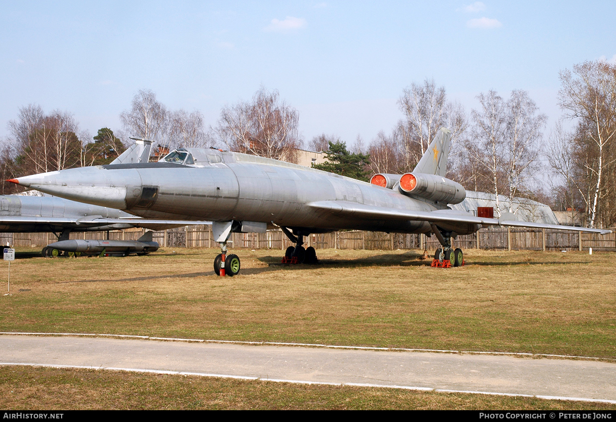 Aircraft Photo of 32 red | Tupolev Tu-22K | Soviet Union - Air Force | AirHistory.net #105439