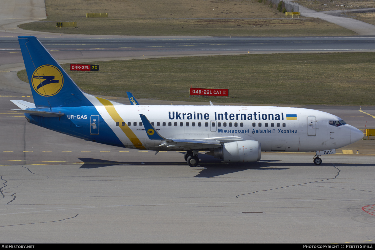 Aircraft Photo of UR-GAS | Boeing 737-528 | Ukraine International Airlines | AirHistory.net #105516