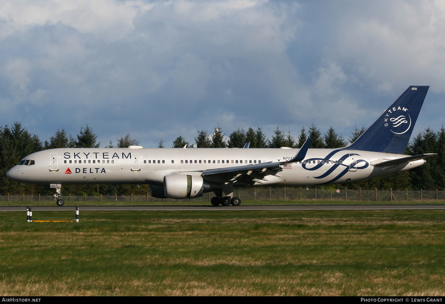 Aircraft Photo of N722TW | Boeing 757-231 | Delta Air Lines | AirHistory.net #105576