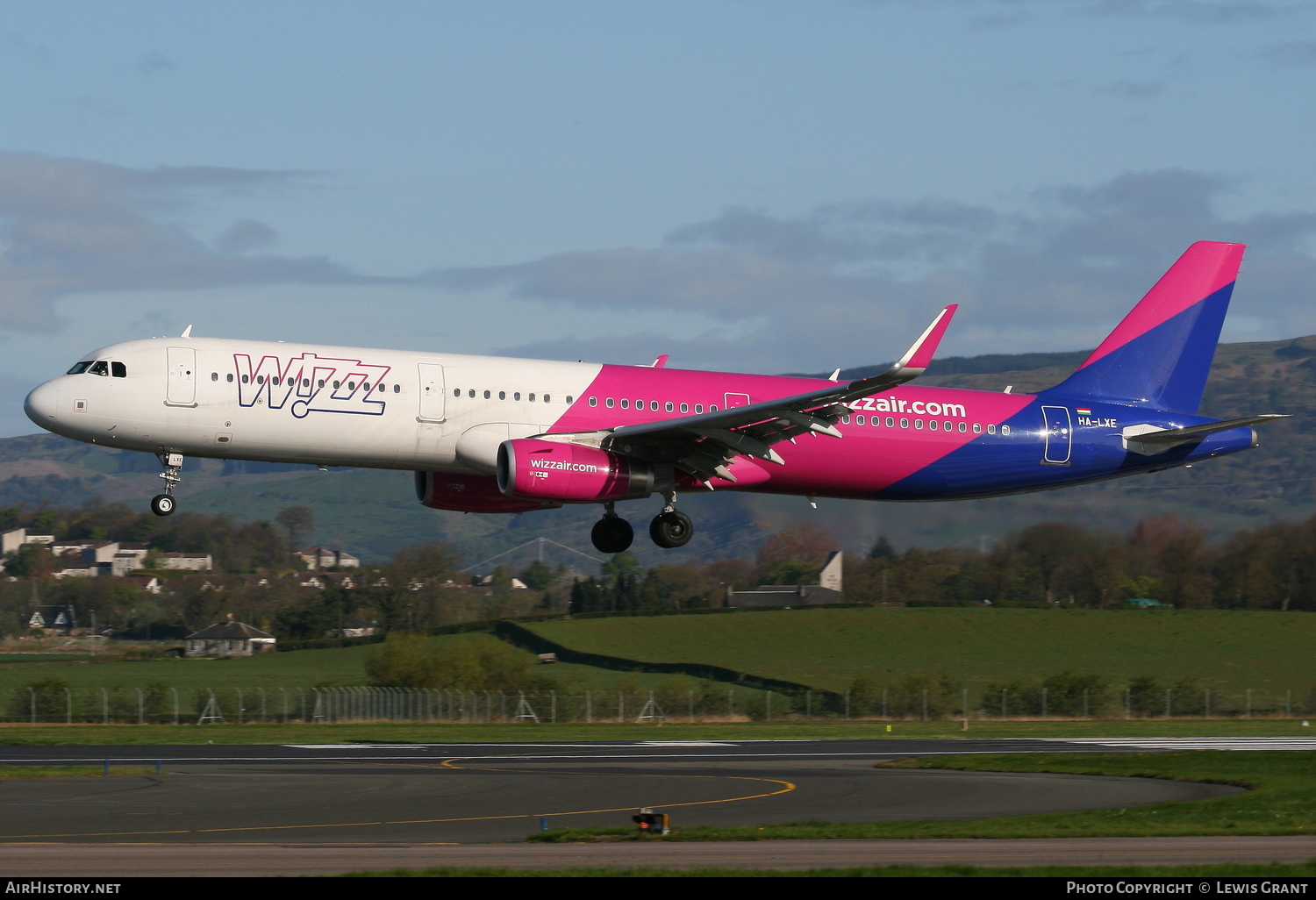 Aircraft Photo of HA-LXE | Airbus A321-231 | Wizz Air | AirHistory.net #105746