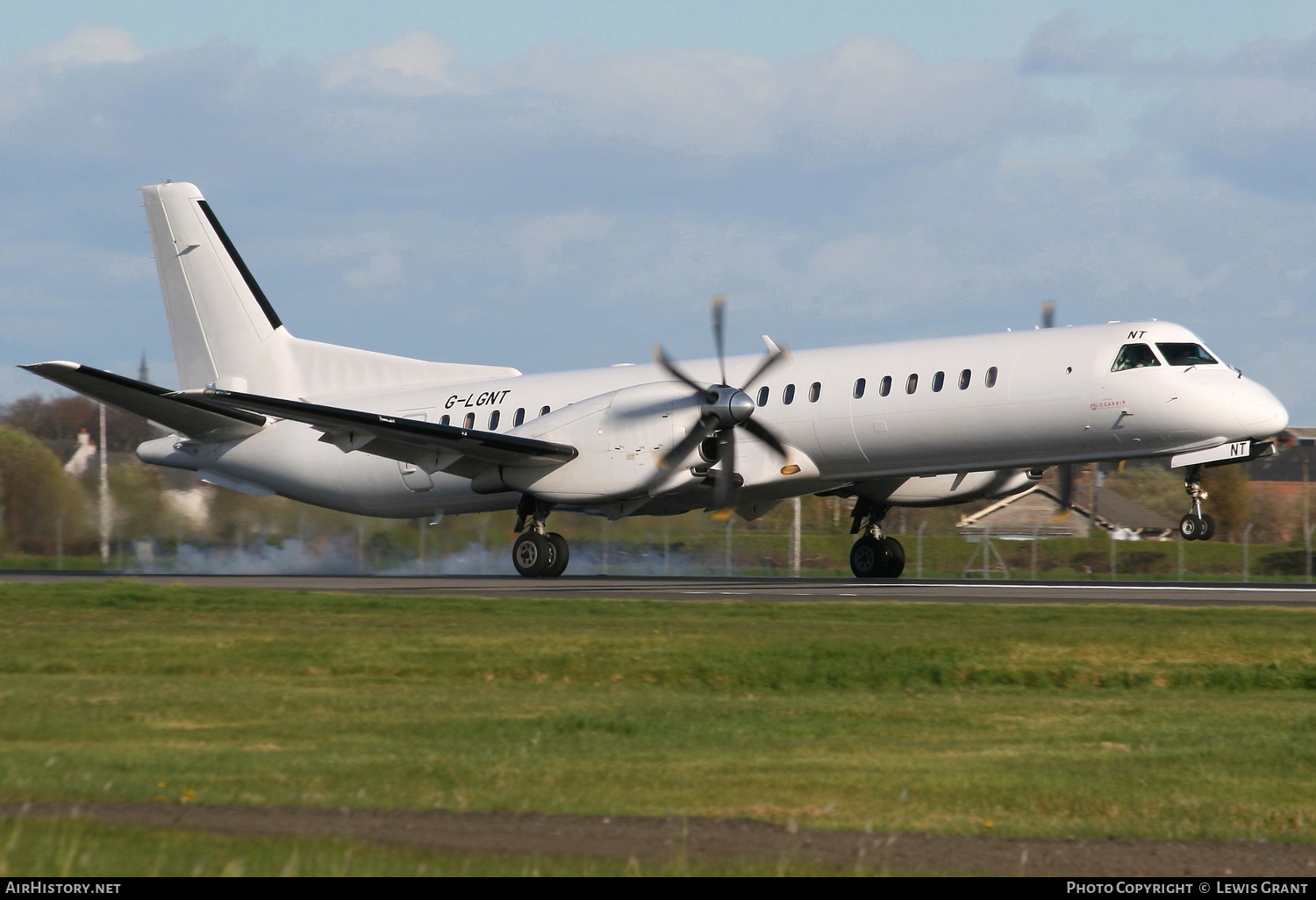 Aircraft Photo of G-LGNT | Saab 2000 | Loganair | AirHistory.net #105762