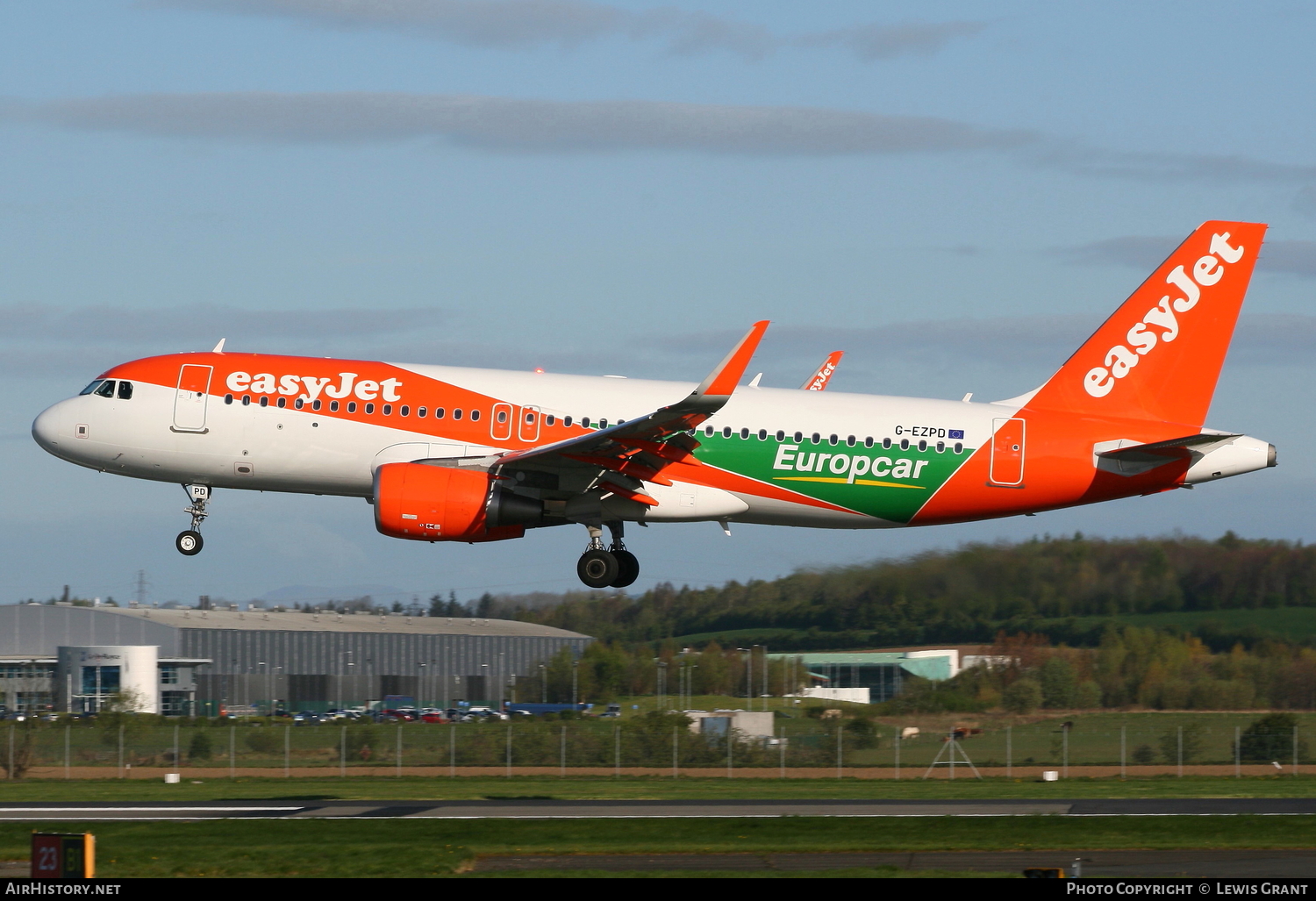 Aircraft Photo of G-EZPD | Airbus A320-214 | EasyJet | AirHistory.net #105774