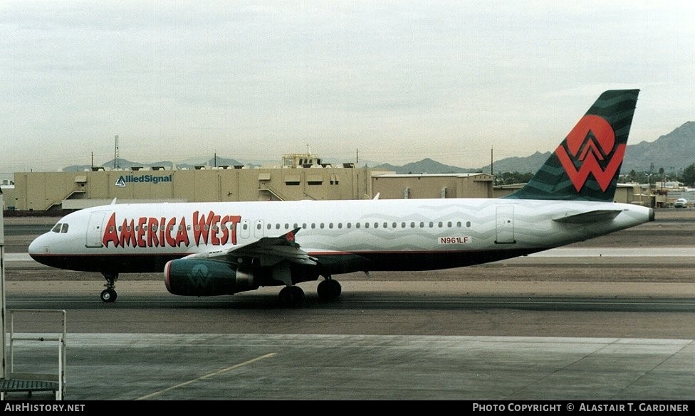Aircraft Photo of N961LF | Airbus A320-232 | America West Airlines | AirHistory.net #105971